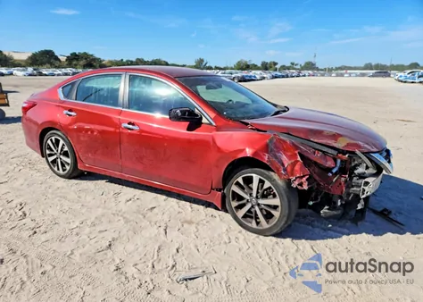 2016 Nissan Altima 2.5 z USA, uszkodzony, nr VIN 1N4AL3AP1GC122065